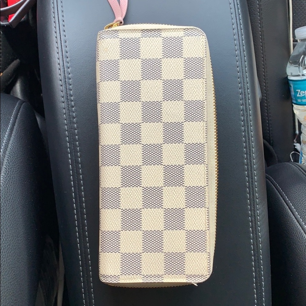 Louis Vuitton Barely usedwallet
